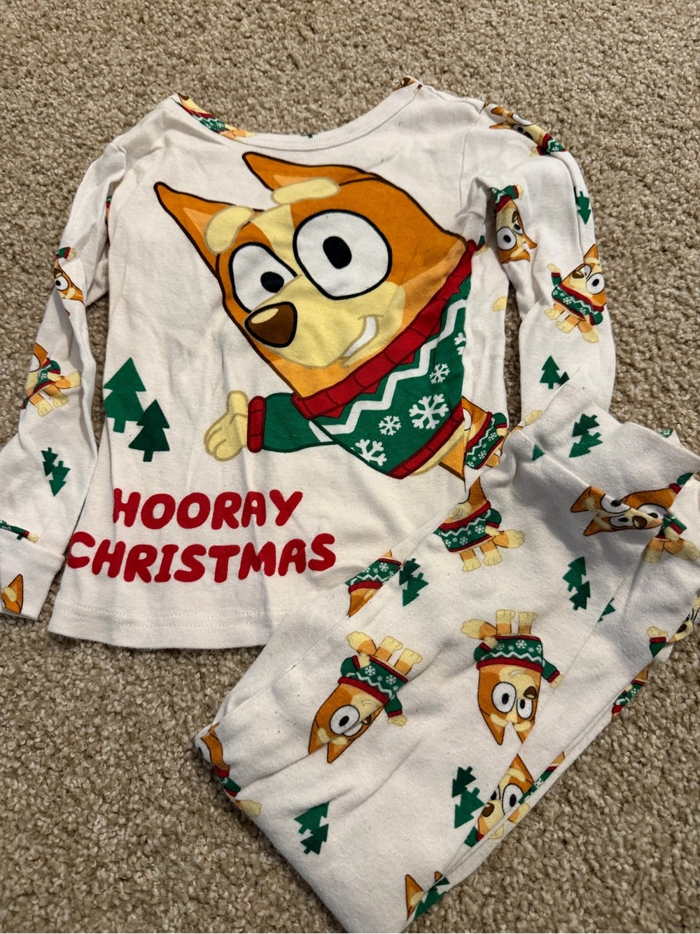 Toddler Bluey Bingo Christmas Pajamas 5T Runs Small